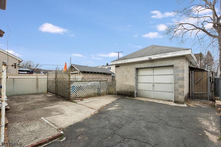 Property listing MLS 4040293 photo 26