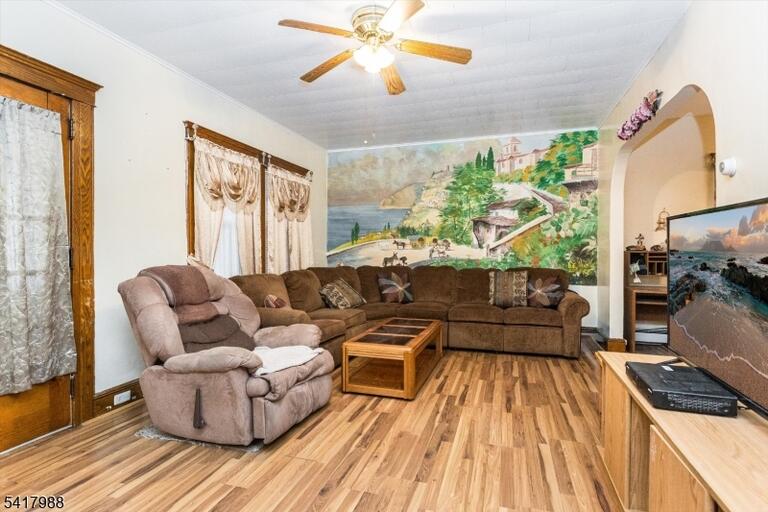 Property listing MLS 4040293 photo 6
