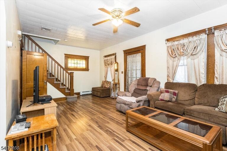Property listing MLS 4040293 photo 8