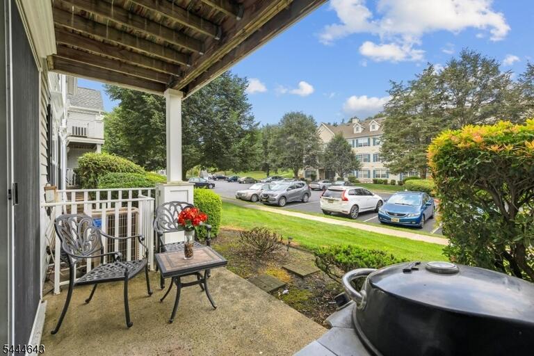Property listing MLS 4040392 photo 19