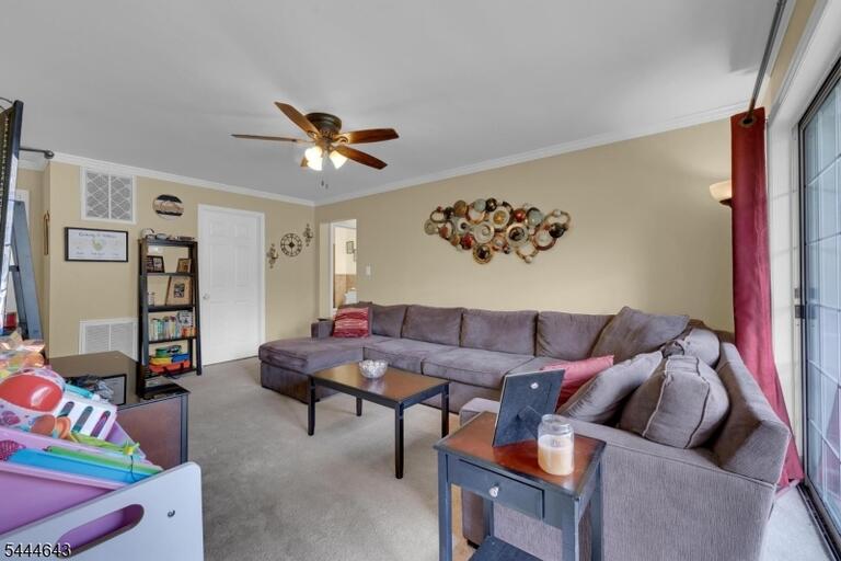 Property listing MLS 4040392 photo 5