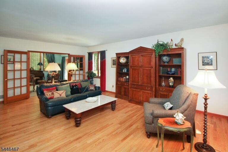 Property listing MLS 4040460 photo 12
