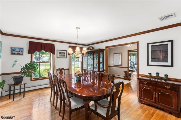 Property listing MLS 4040737 photo 9