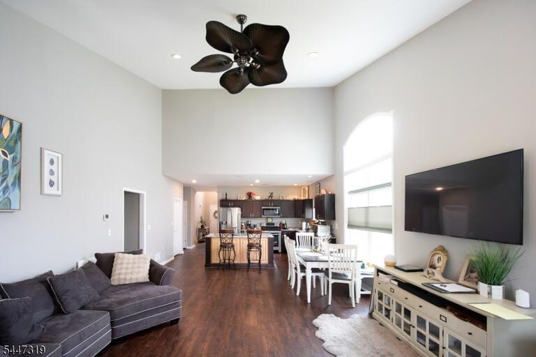 Property listing MLS 4041236 photo 11
