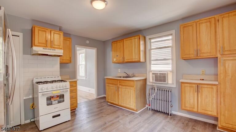 Property listing MLS 4041748 photo 3