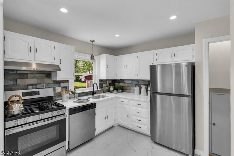 Property listing MLS 4041852 photo 7