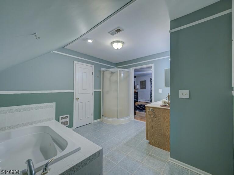 Property listing MLS 4042191 photo 24