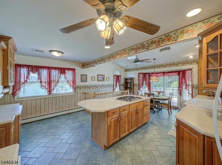 Property listing MLS 4042191 photo 7