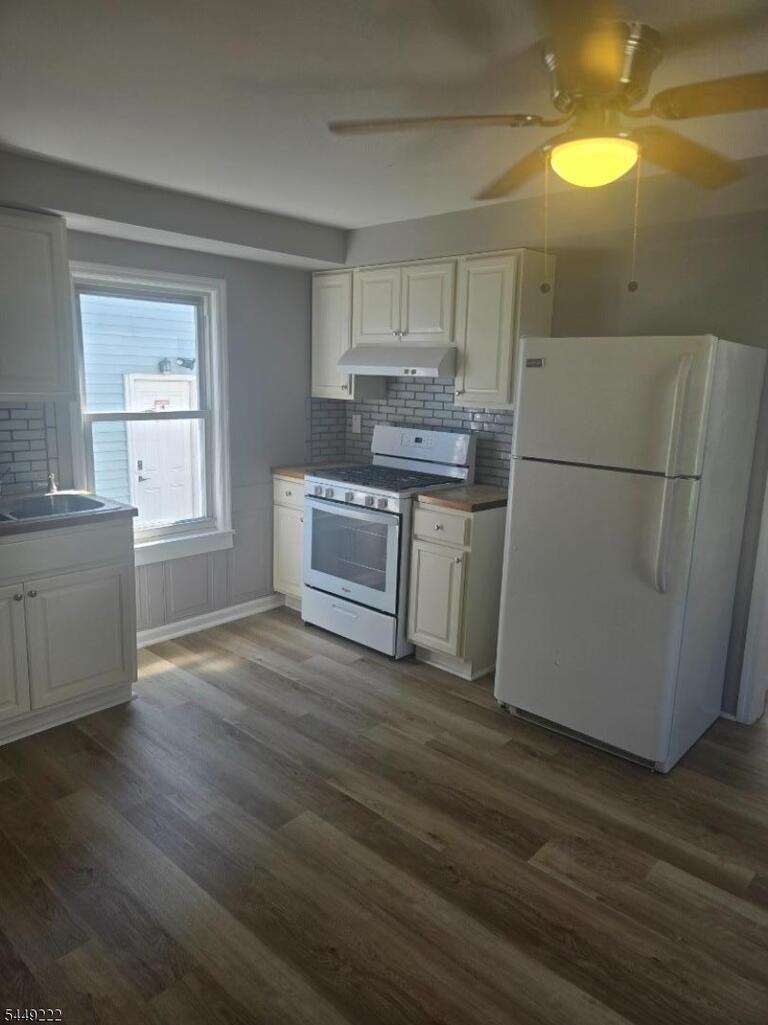 Property listing MLS 4042943 photo 3