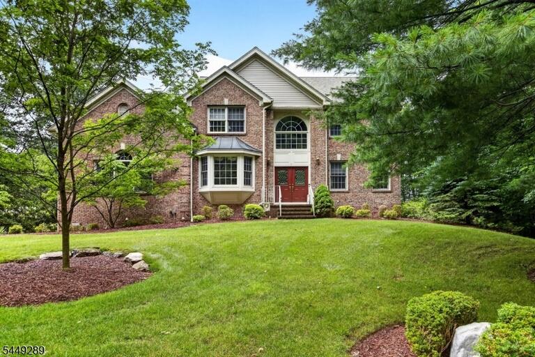 Property listing MLS 4043013 photo 1