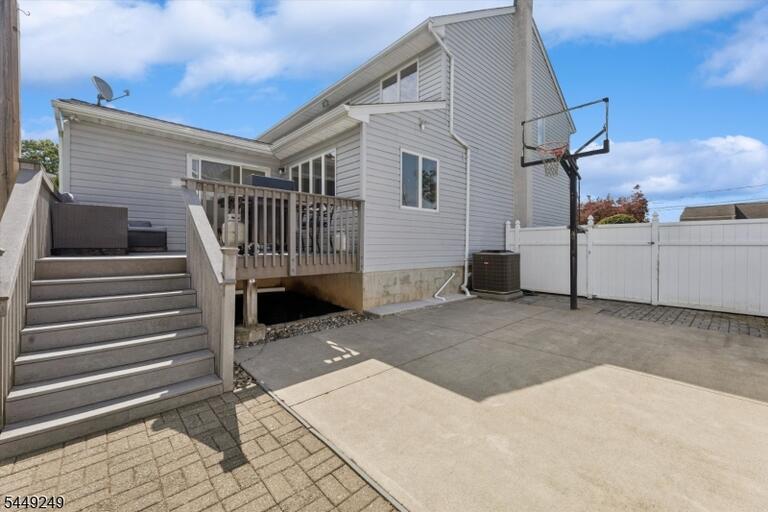Property listing MLS 4043112 photo 41