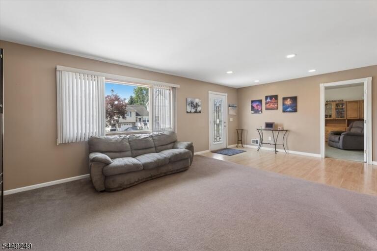 Property listing MLS 4043112 photo 6