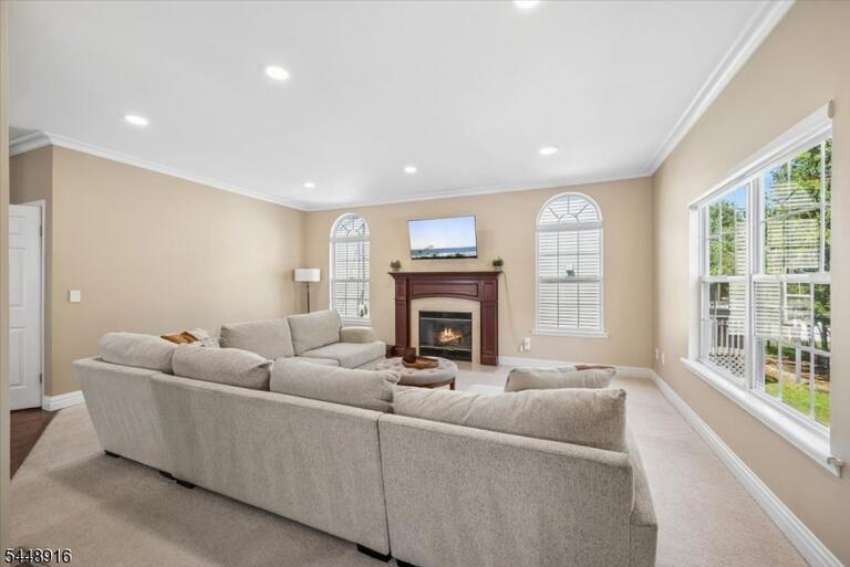 Property listing MLS 4043163 photo 17