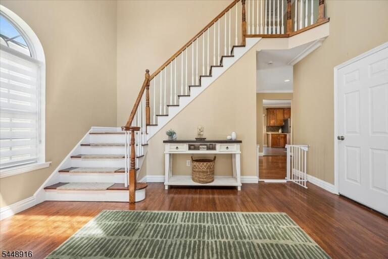 Property listing MLS 4043163 photo 2