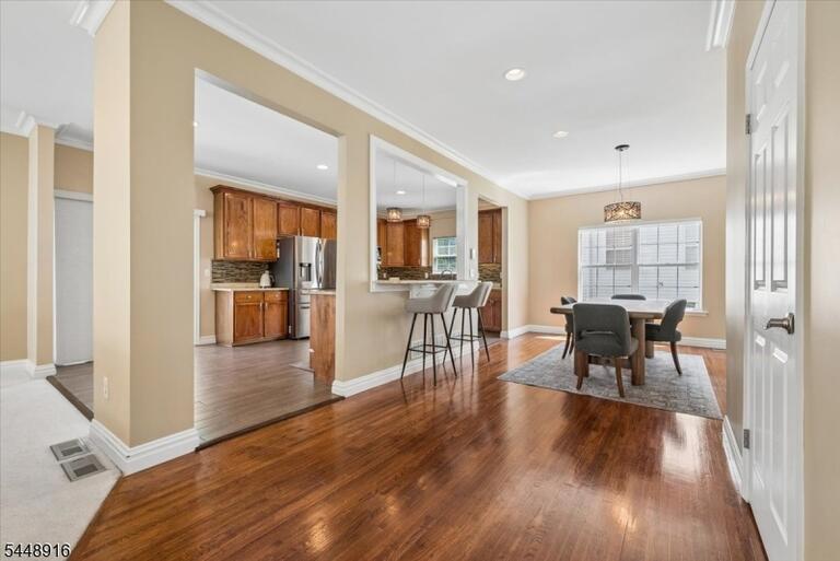 Property listing MLS 4043163 photo 5
