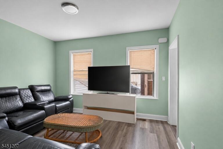 image-4044559-28.jpeg