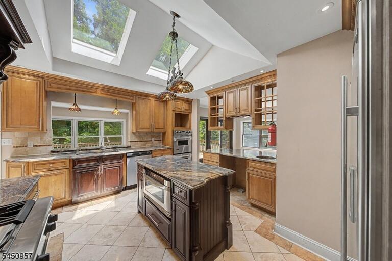 Property listing MLS 4045149 photo 1