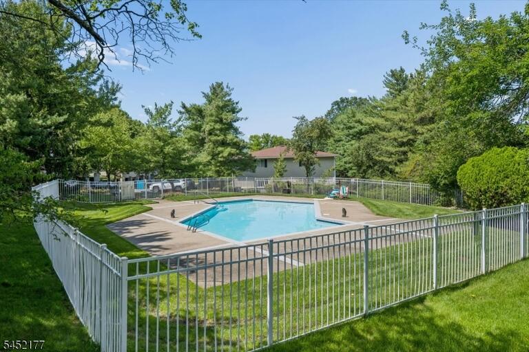 Property listing MLS 4045449 photo 22
