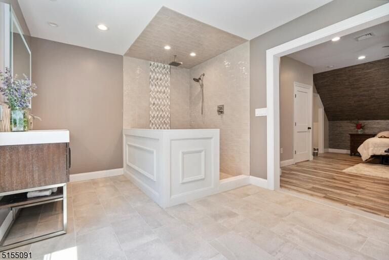 Property listing MLS 4046696 photo 23