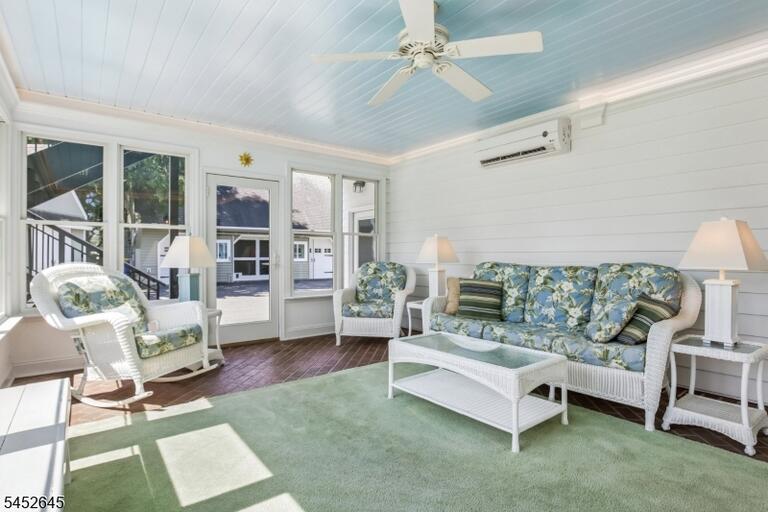 Property listing MLS 4047470 photo 12