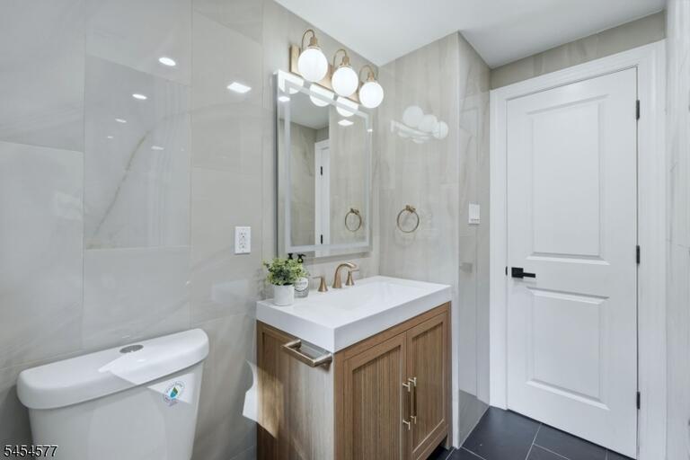 Property listing MLS 4047513 photo 4