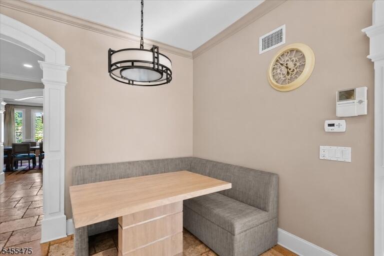 Property listing MLS 4048276 photo 10