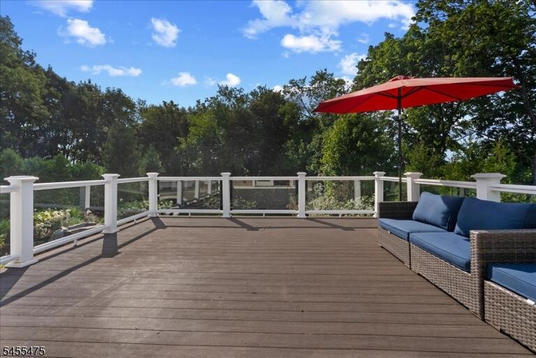 Property listing MLS 4048276 photo 18