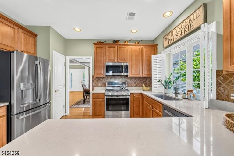 Property listing MLS 4048416 photo 13
