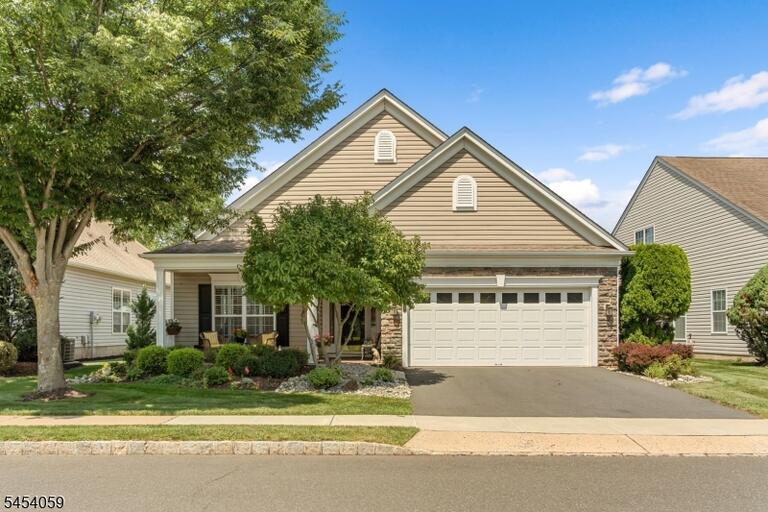 Property listing MLS 4048416 photo 2