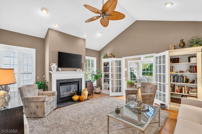 Property listing MLS 4048416 photo 27
