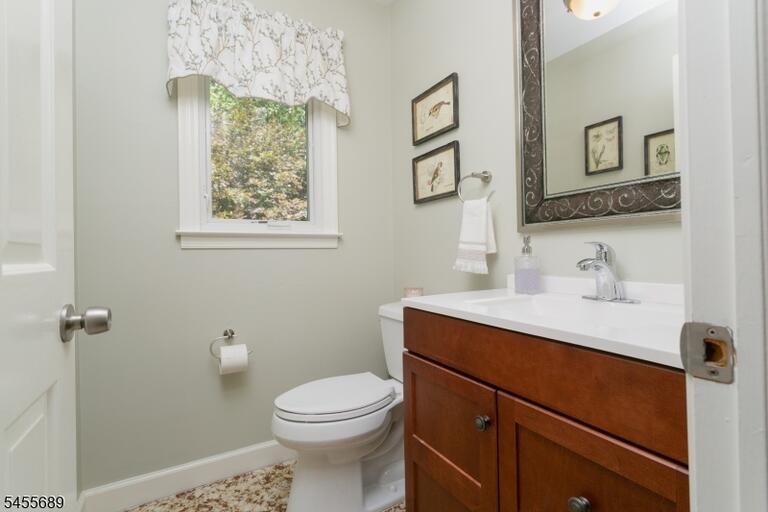 Property listing MLS 4048484 photo 22