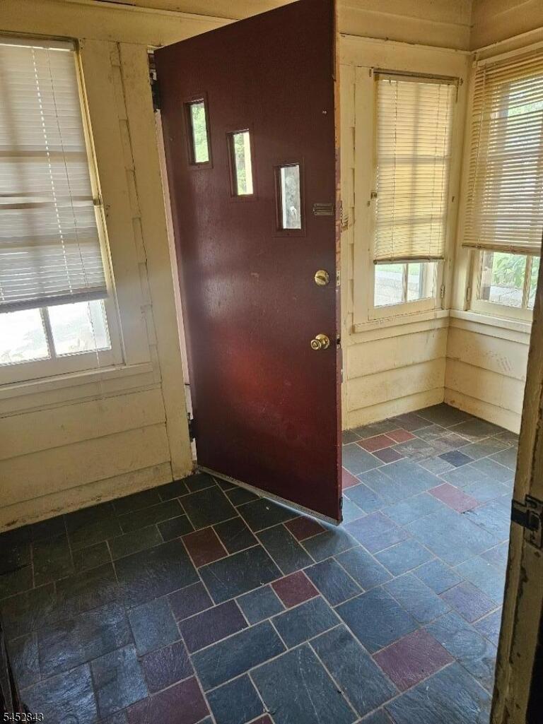 Property listing MLS 4048522 photo 2