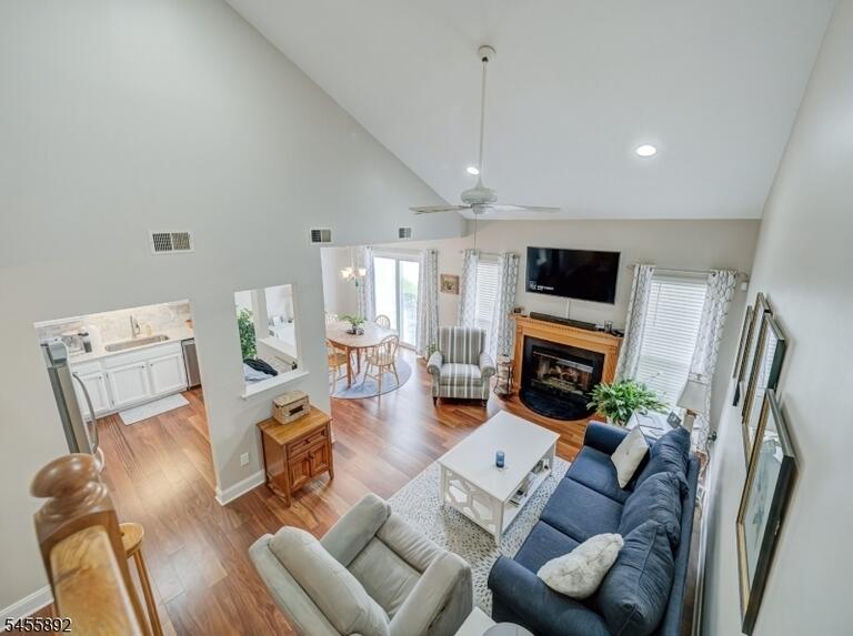 Property listing MLS 4048593 photo 11