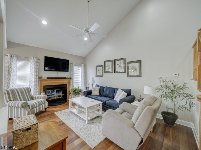 Property listing MLS 4048593 photo 9