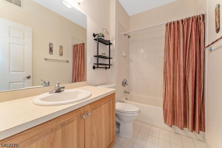 Property listing MLS 4048672 photo 24