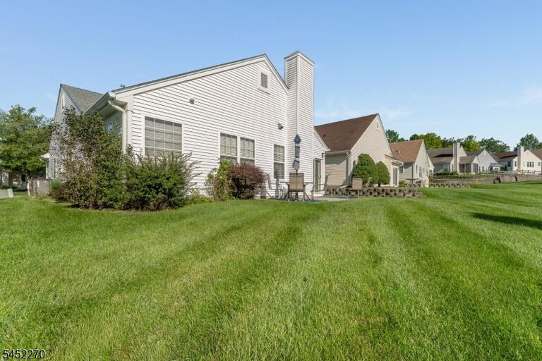 Property listing MLS 4048672 photo 27