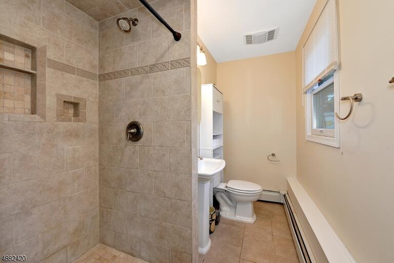 Property listing MLS 4048696 photo 17