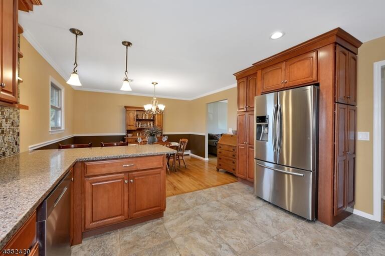 Property listing MLS 4048696 photo 4