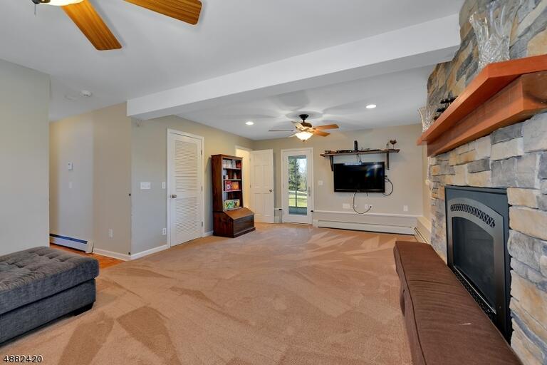 Property listing MLS 4048696 photo 8