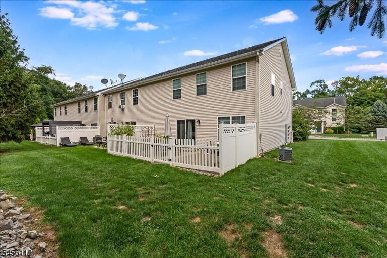Property listing MLS 4048783 photo 25