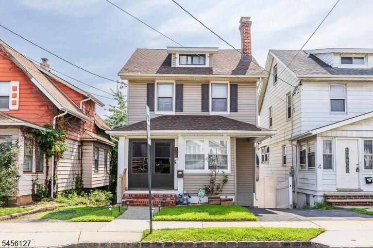 Property listing MLS 4048792 photo 1