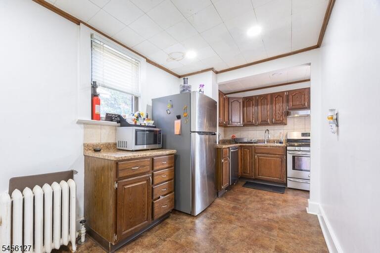 Property listing MLS 4048792 photo 4