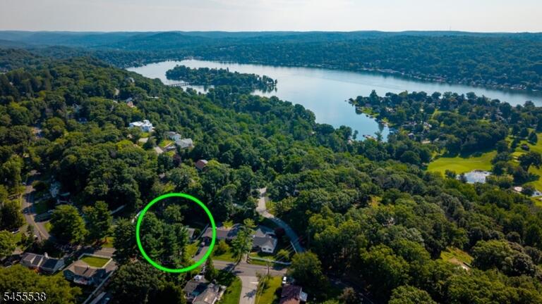 Property listing MLS 4048838 photo 34