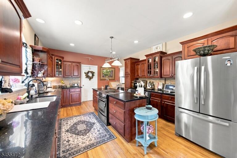 Property listing MLS 4048848 photo 12