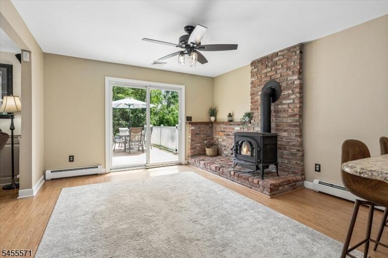 Property listing MLS 4048850 photo 12