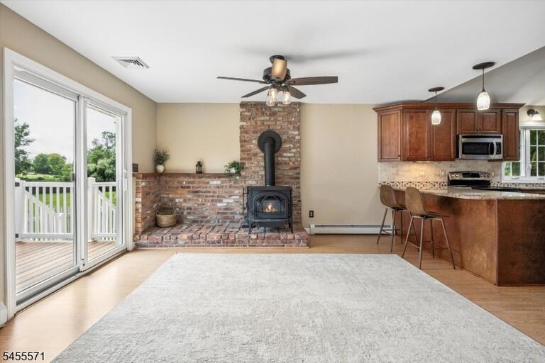 Property listing MLS 4048850 photo 13