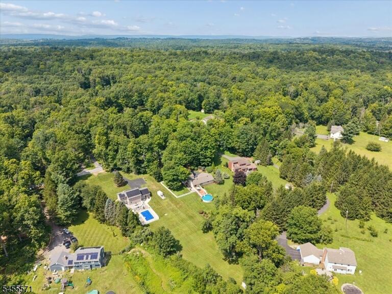 Property listing MLS 4048850 photo 40