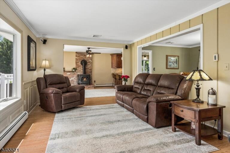 Property listing MLS 4048850 photo 5