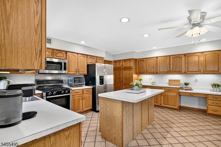 Property listing MLS 4048855 photo 22