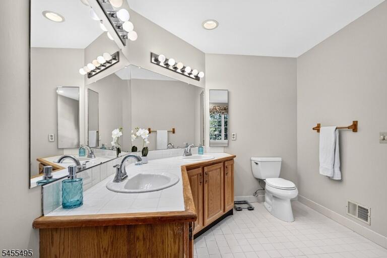 Property listing MLS 4048855 photo 37